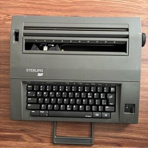 Vintage Smith Corona 5B-1 Sterling SCM Electric Typewriter  Powers On Not Tested